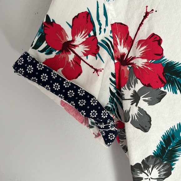 Men’s Floral Button-Up Shirt - Picture 3 of 4